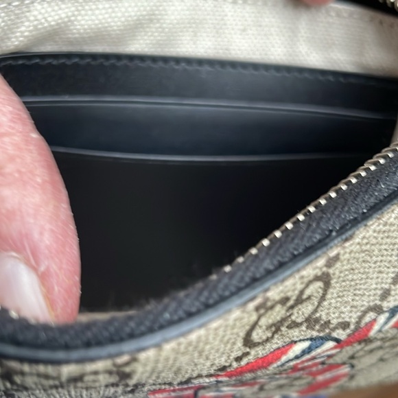 NWOT authentic Gucci snake print GG supreme pouch - Picture 8 of 11